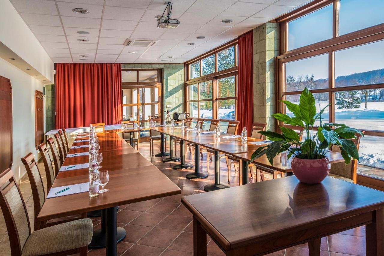 Hotel Forest Hills Zirc Εξωτερικό φωτογραφία