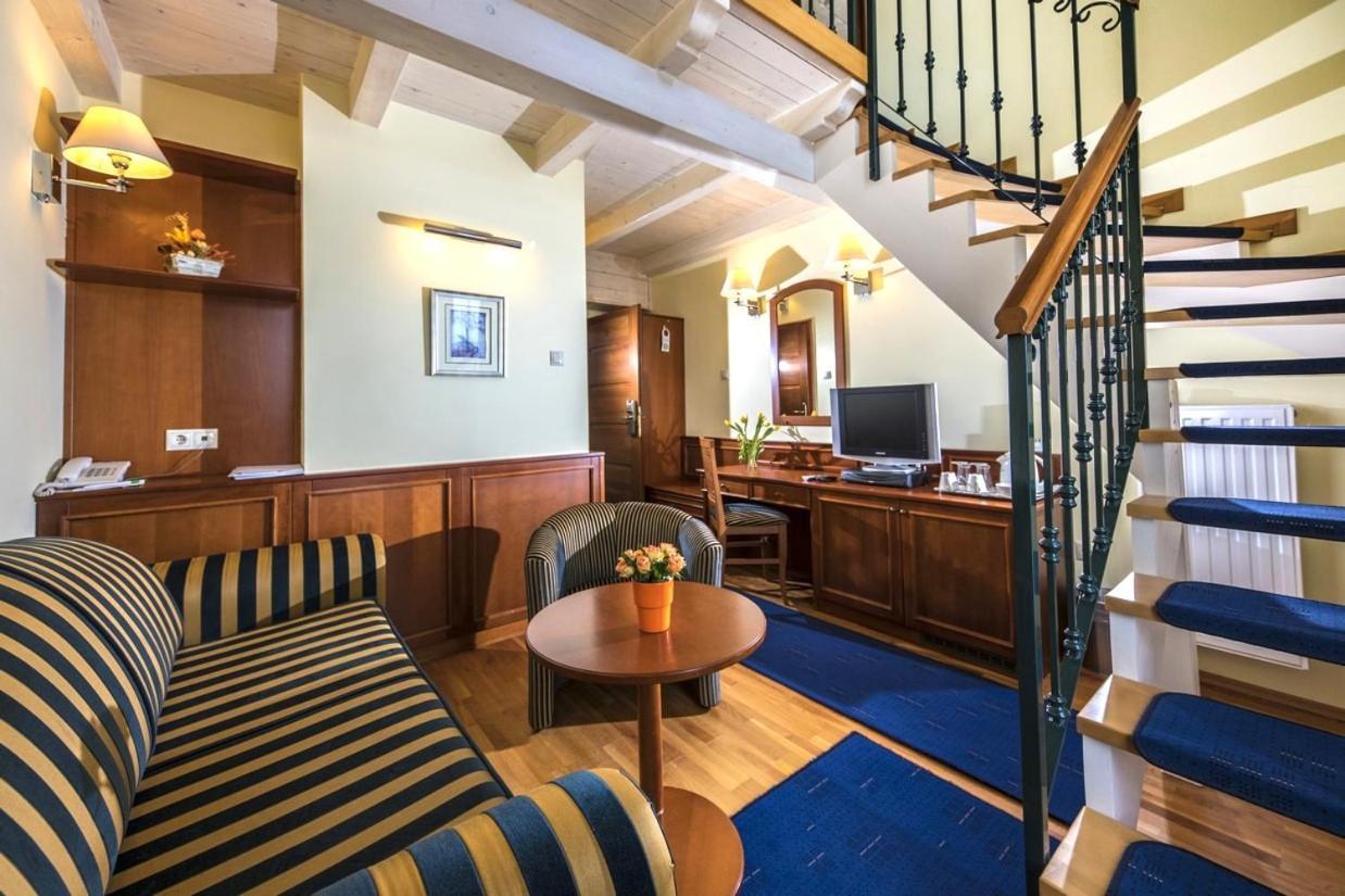 Hotel Forest Hills Zirc Εξωτερικό φωτογραφία