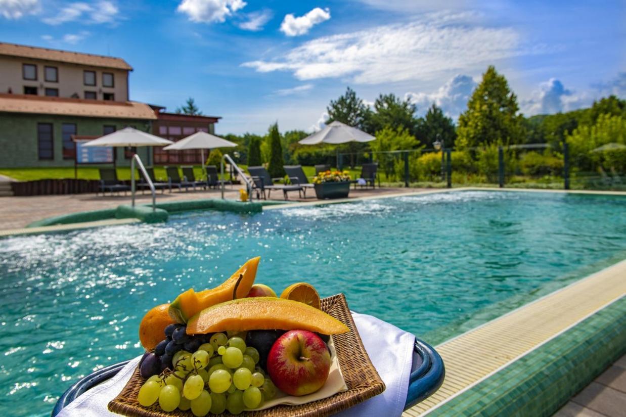 Hotel Forest Hills Zirc Εξωτερικό φωτογραφία