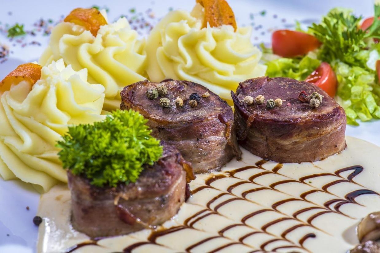 Hotel Forest Hills Zirc Εξωτερικό φωτογραφία